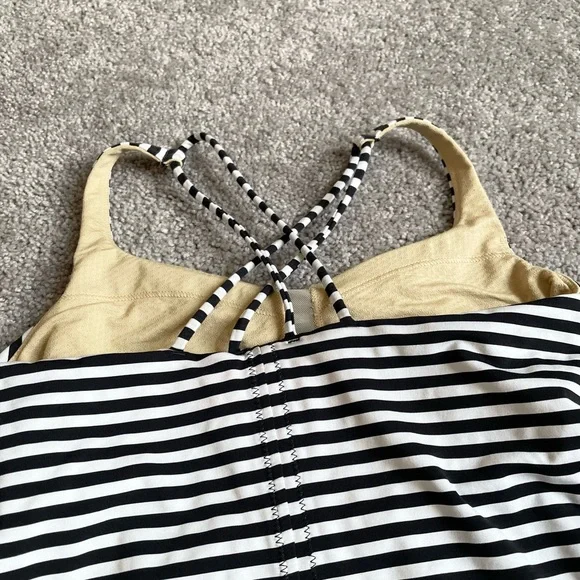 Lululemon top - Picture 4 of 5